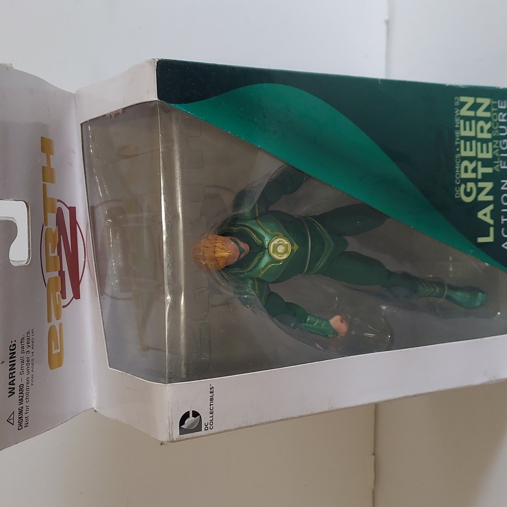 Green latern  Alan Scott action figure, earth 2.DC comics the New 52, ages 14 +
